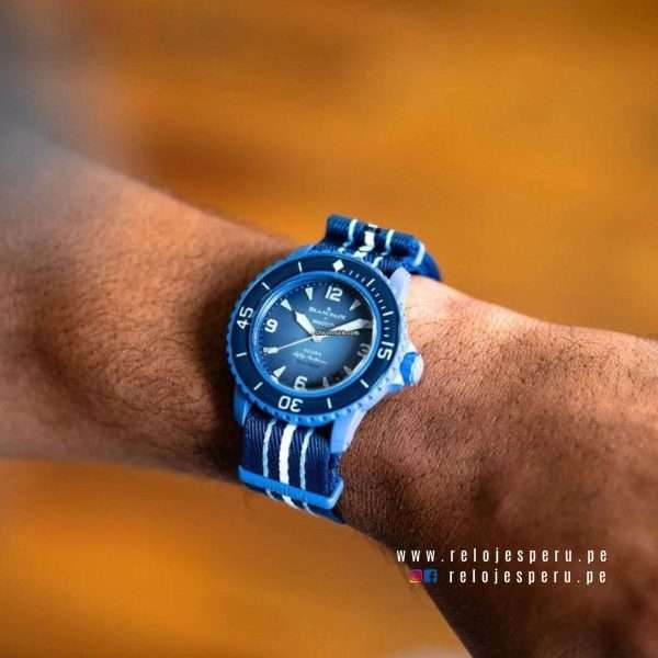 Blancpain x Swatch Scuba Fifty Fathoms Atlantic Ocean SO35A100 Automático - Imagen 4